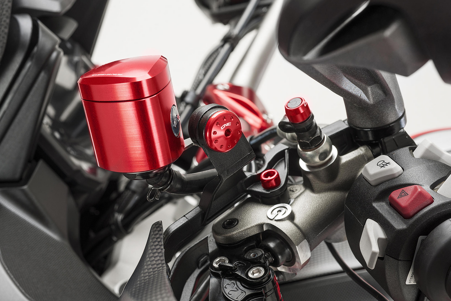 CNC RACING Brake Fluid Tank Universal